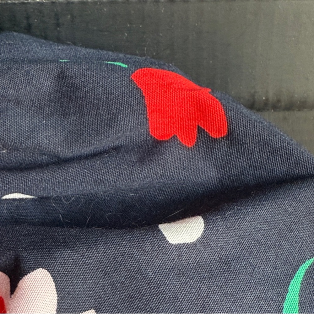 Kate Spade Whimsy Floral Puff Sleeve Top - Navy and Red NWOT - Picture 7 of 7